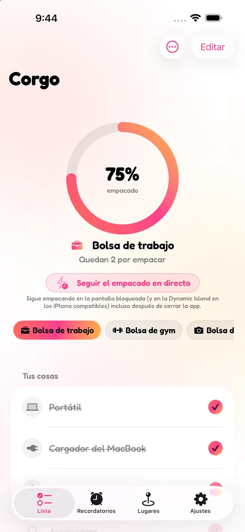 La lista de equipaje de Corgo mostrando una Mochila de Trabajo preparada al 75 % con un anillo de progreso y la lista de objetos