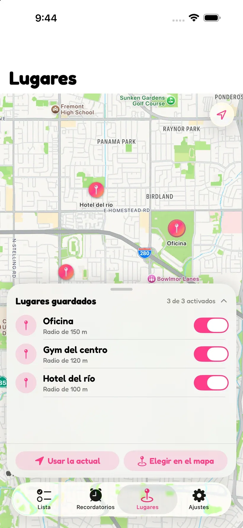 La pantalla de Lugares de Corgo con un mapa y ubicaciones guardadas para la oficina, el gimnasio de la ciudad y un hotel